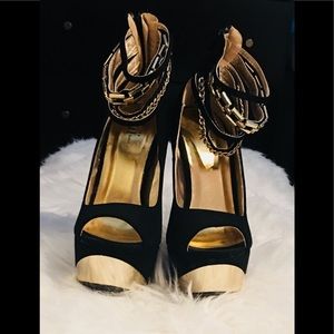 Black and Gold Velvet Heels!